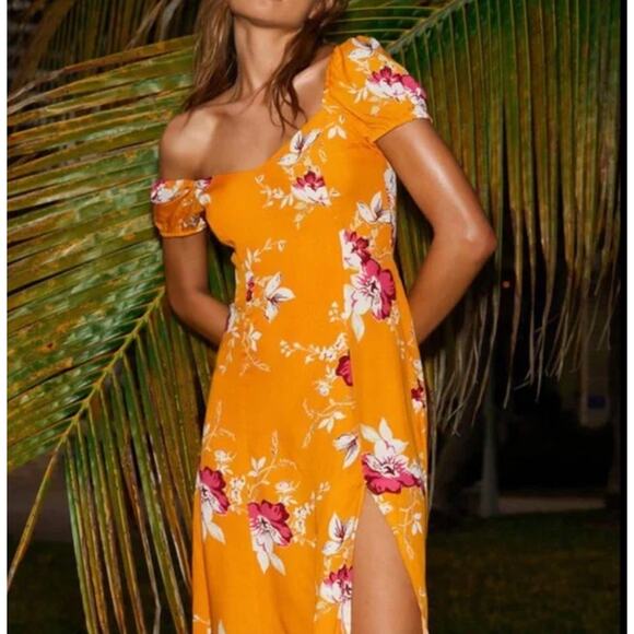 Lulu's Dresses & Skirts - Lulus M Yellow Midi Dress Floral Front Slit Back Zip Feminine Quaint Puffed Chic